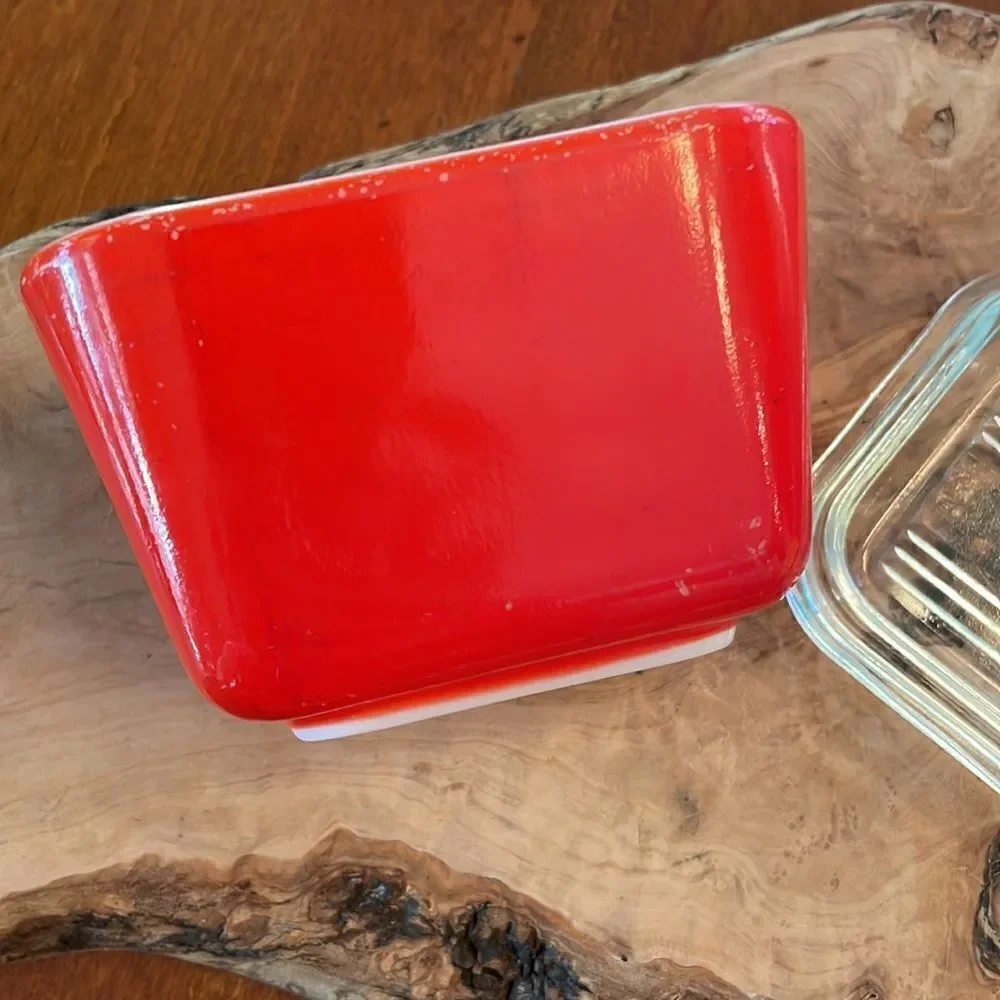 Pyrex Orange Refrigerator Dish with Ribbed Lid